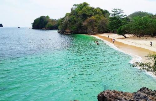 Mengenal Pantai Healing